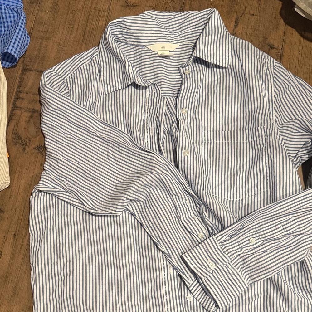 H&M Women’s Casual Blue and White Striped Shirt